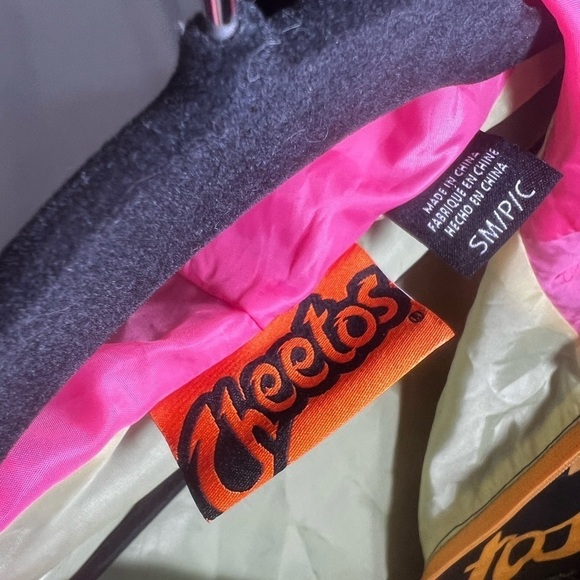 Cheetos Color Block Windbreaker - Picture 4 of 5
